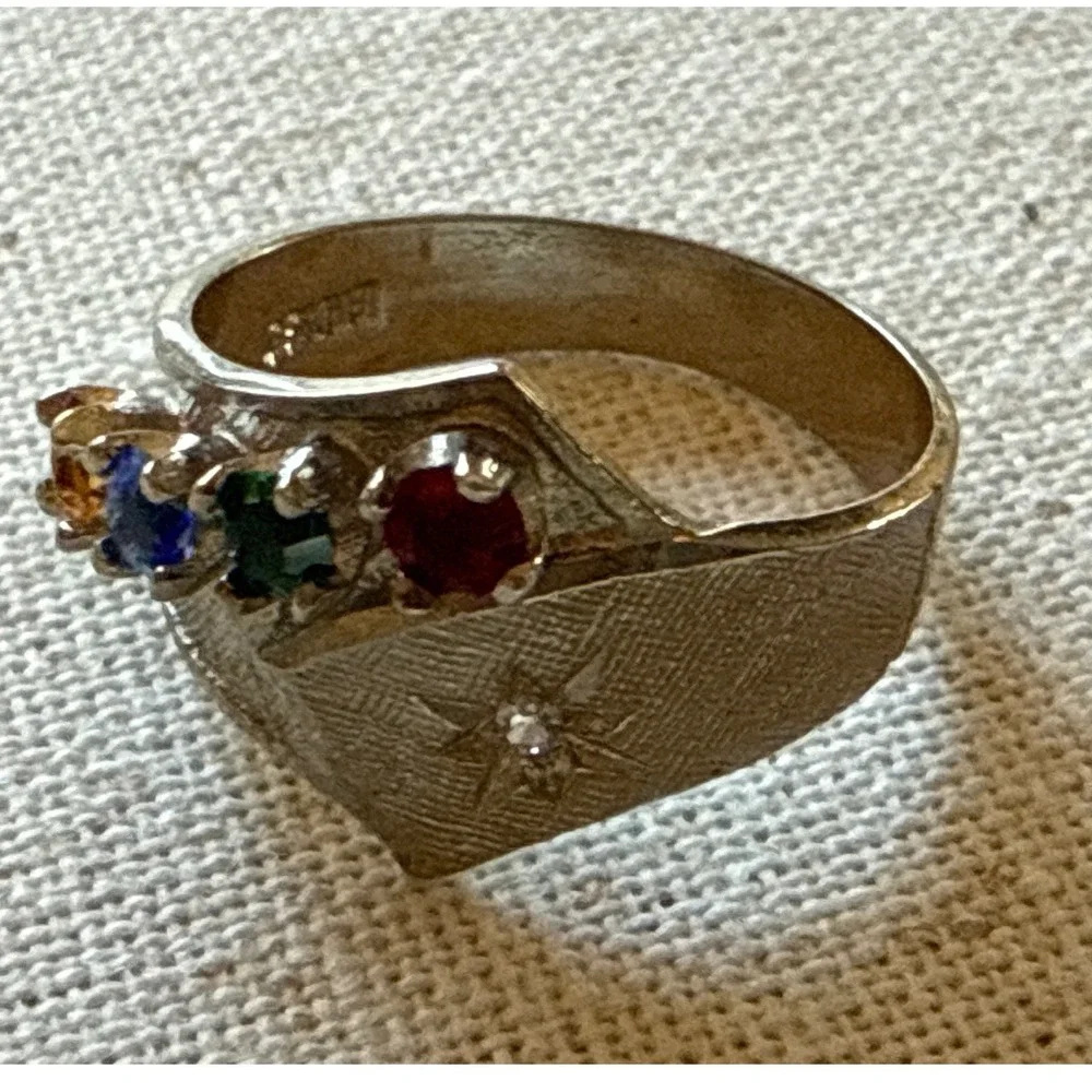Vintage Brass Mothers Ring Family Birthstone‎ Rhinestone Starburst Textured Band